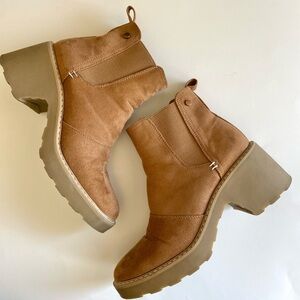 Women’s ankle Chelsea pull on faux Carmel suede block chunky heel booties